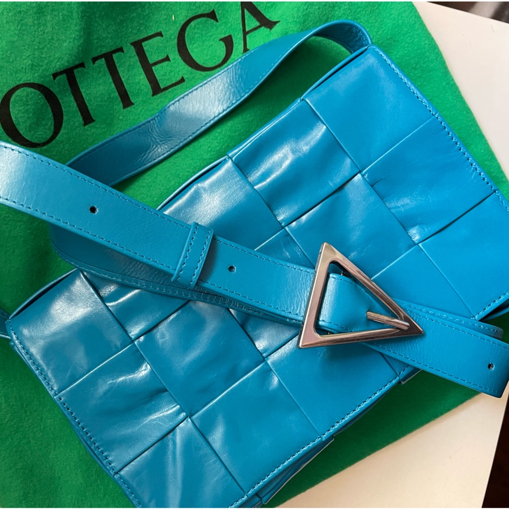 BOTTEGA VENETA cassette paper calf